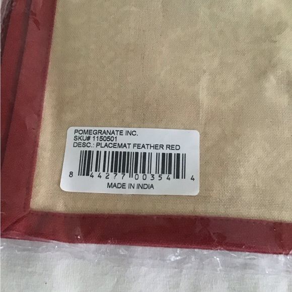 Pomegranate placemats set of 4 . Feather red. New condition - Picture 4 of 4